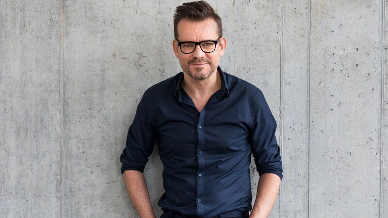 Bart Moeyaert by é Susanne Kronholm website_edited.jpg