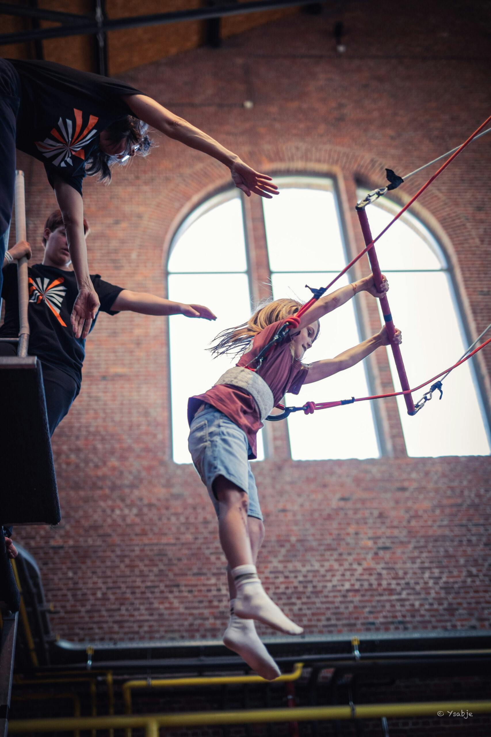 Ell Circo D'ell Fuego, Zomerstage Acro-circus + Vliegende Trapeze