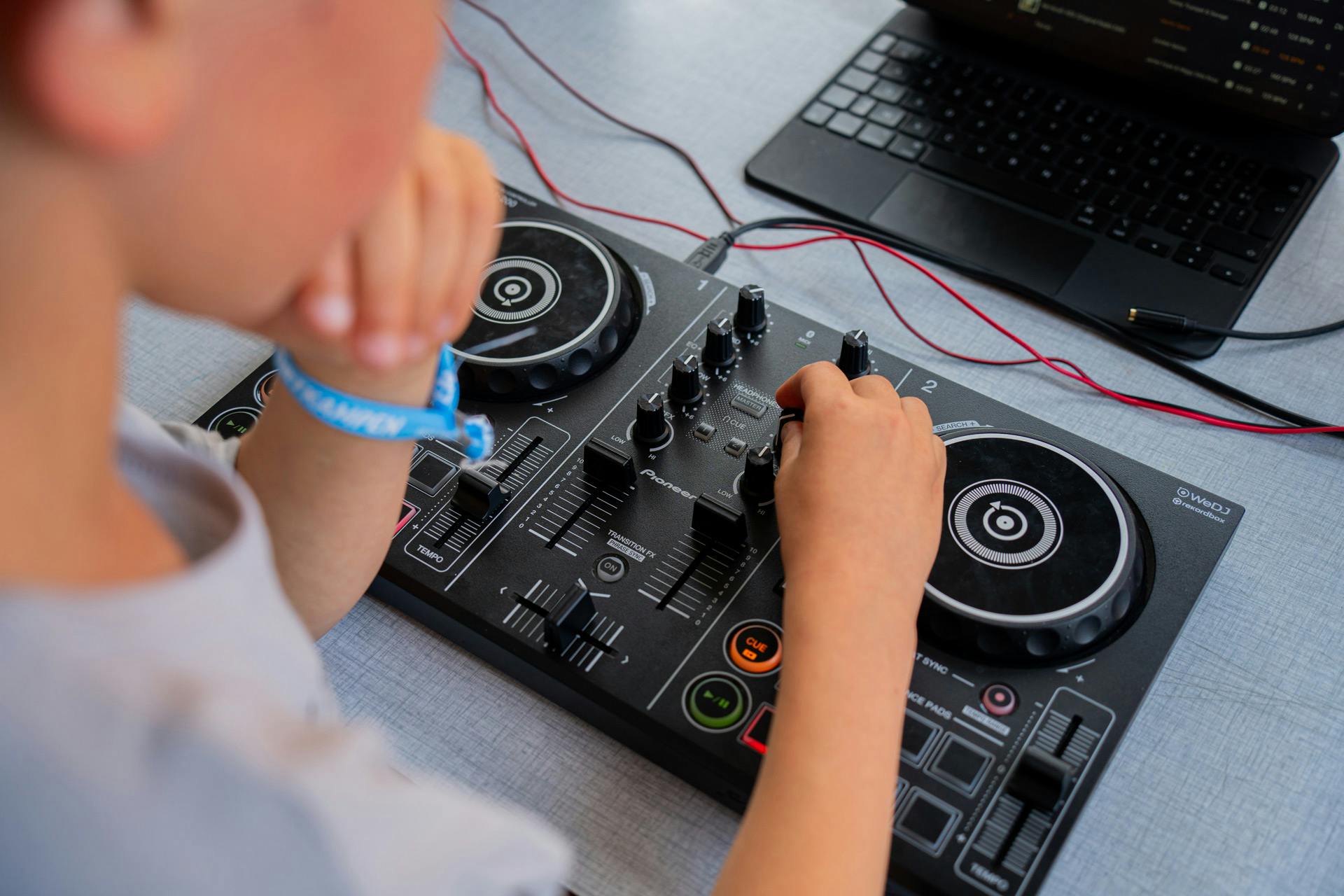 DJ & Producer 🟠