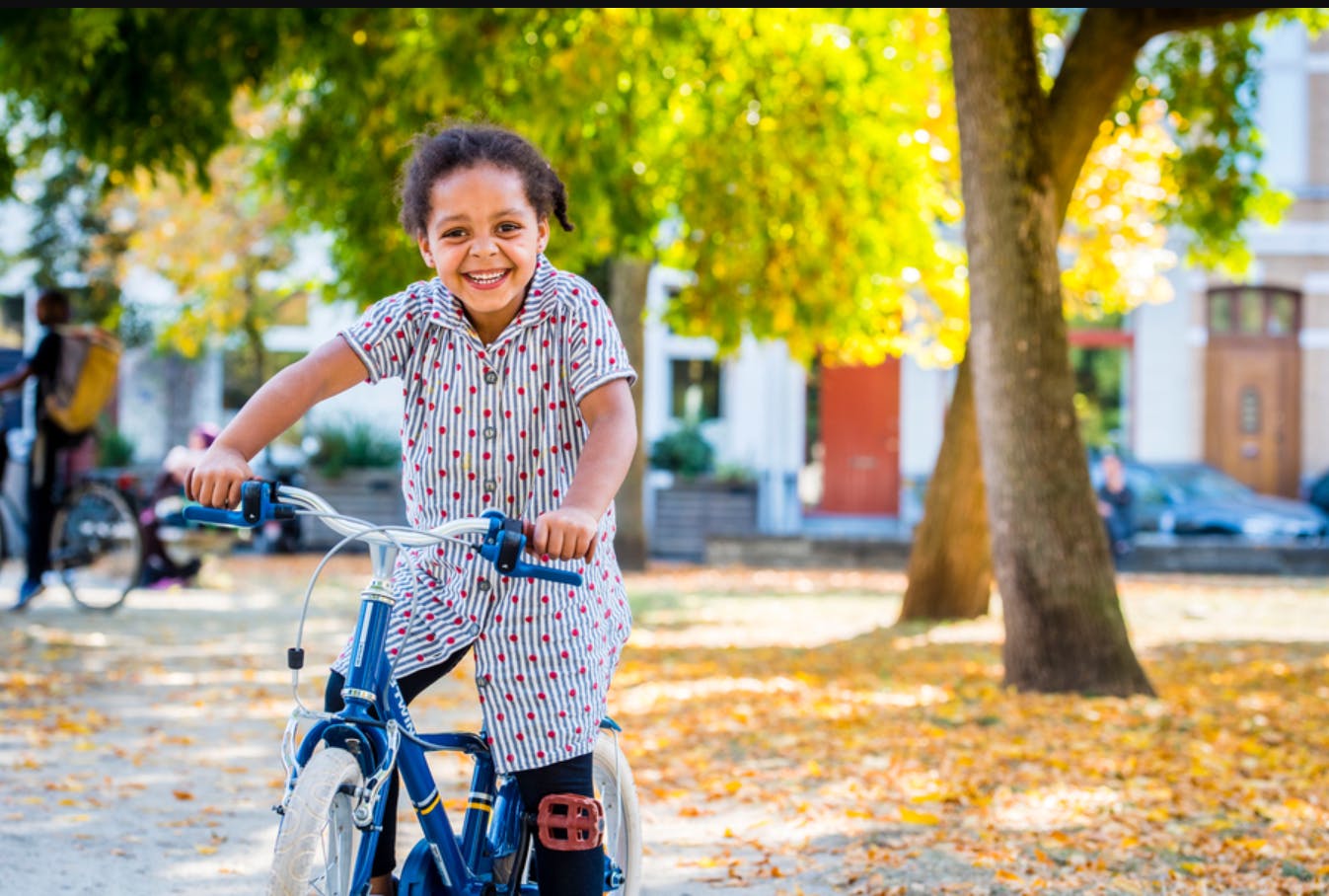 kind zelfstandig op fiets