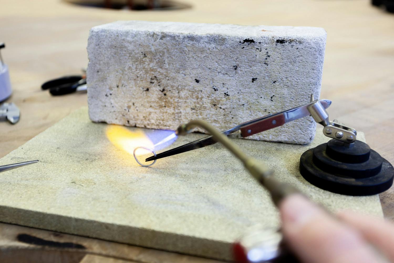 Smeed een zilveren ring