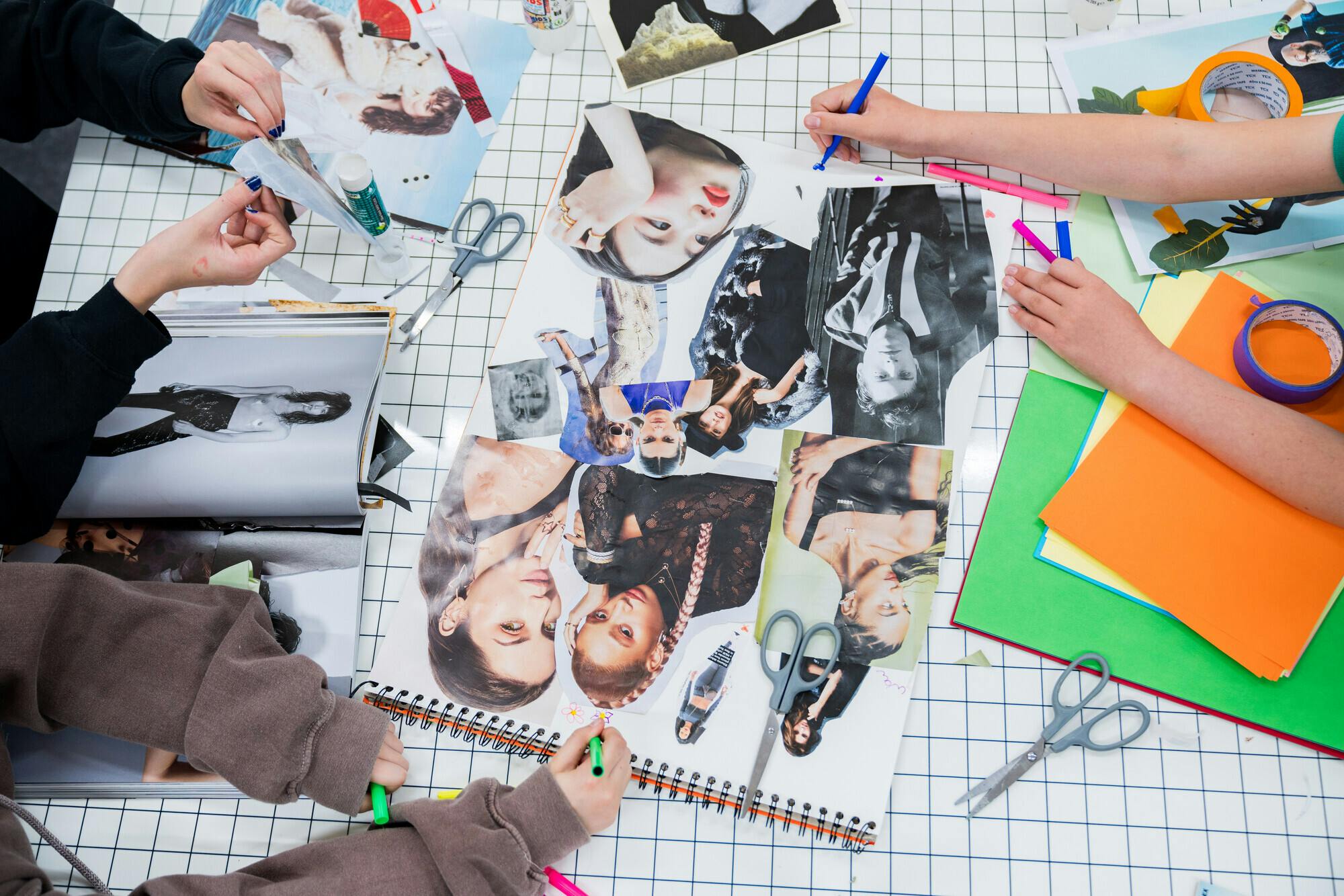 Collages en knipsels papier